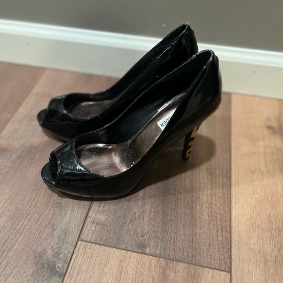 Steve Madden Black Patent Leather Peep Toe Heels with Animal Print Heel - Picture 4 of 16